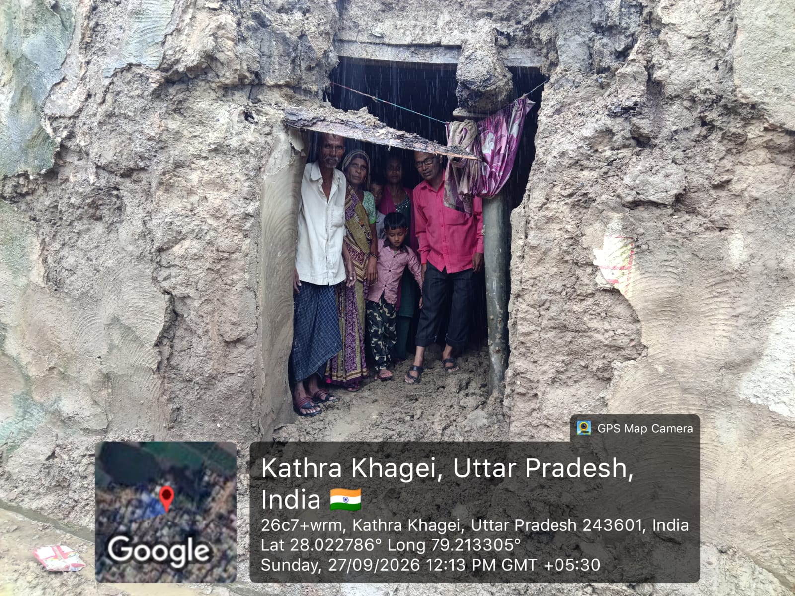 Badaun News : बारिश में कच्चा मकान ढहा, परिवार बाल-बाल बचा