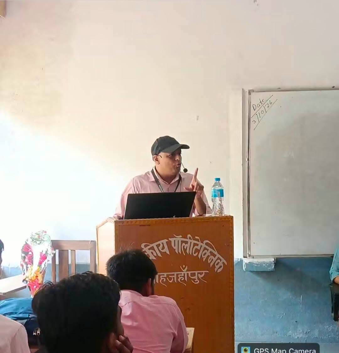 शाहजहांपुर: मोबाइल से दूरी और अपनों से बातचीत तनाव कम करने का आसान तरीका : डॉ. शेषांक