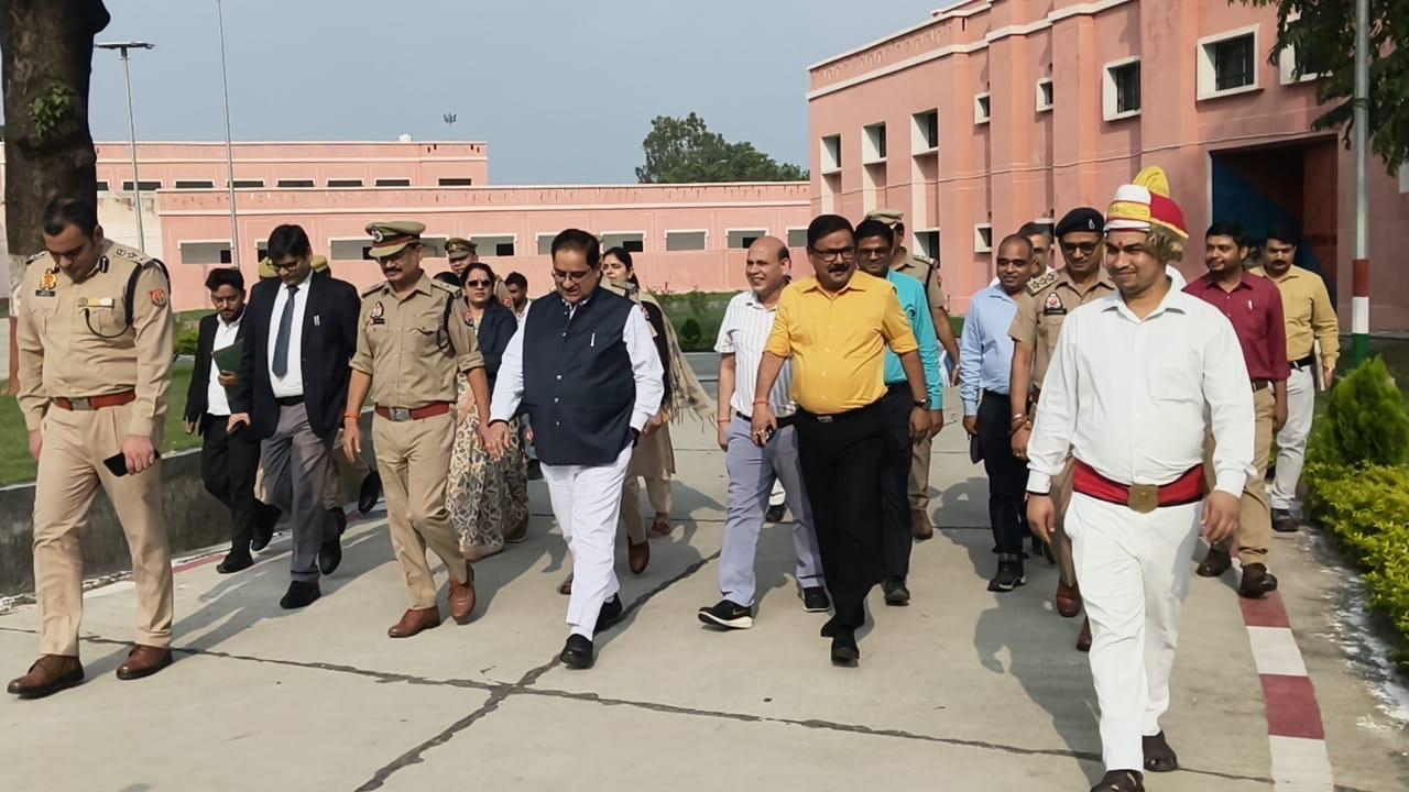बरेली: जनपद न्यायाधीश ने किया जिला कारागार का औचक निरीक्षण, बंदियों की सुविधाओं का लिया जायजा