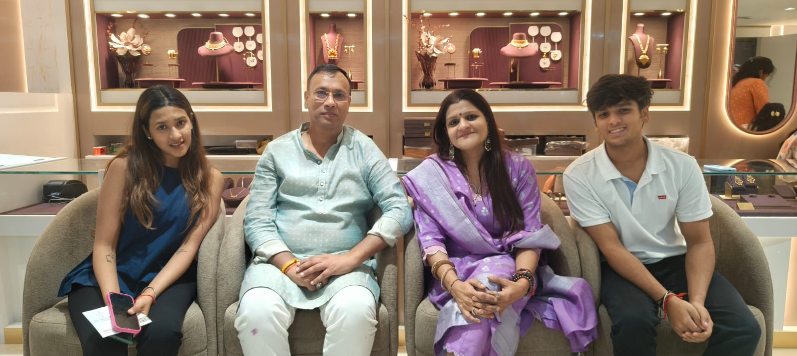 विरासत को नई पहचान दे रहे संजय अग्रवाल, तीसरी पीढ़ी संभाल रही आभूषण कला की परंपरा