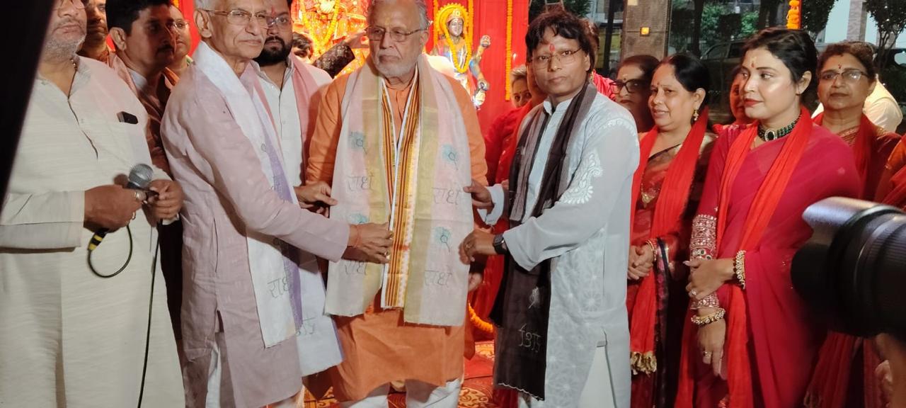 शाहजहांपुर: स्वाति सिंह बनीं RWA महिला विंग की अध्यक्ष, मां दुर्गा की चौकी में गूंजे भजन