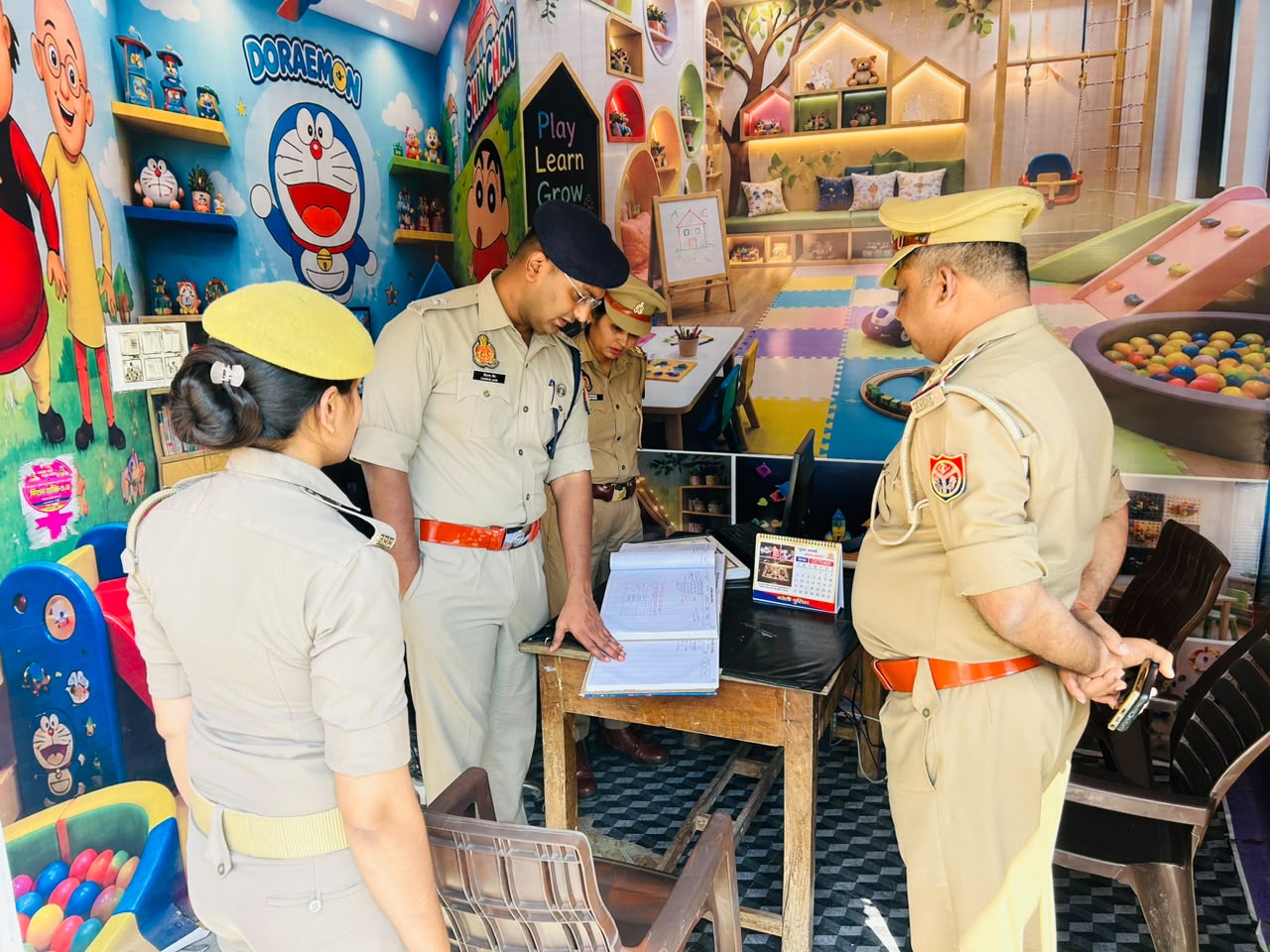 बरेली: एसपी सिटी ने इज्जतनगर और प्रेमनगर थाने का किया औचक निरीक्षण
