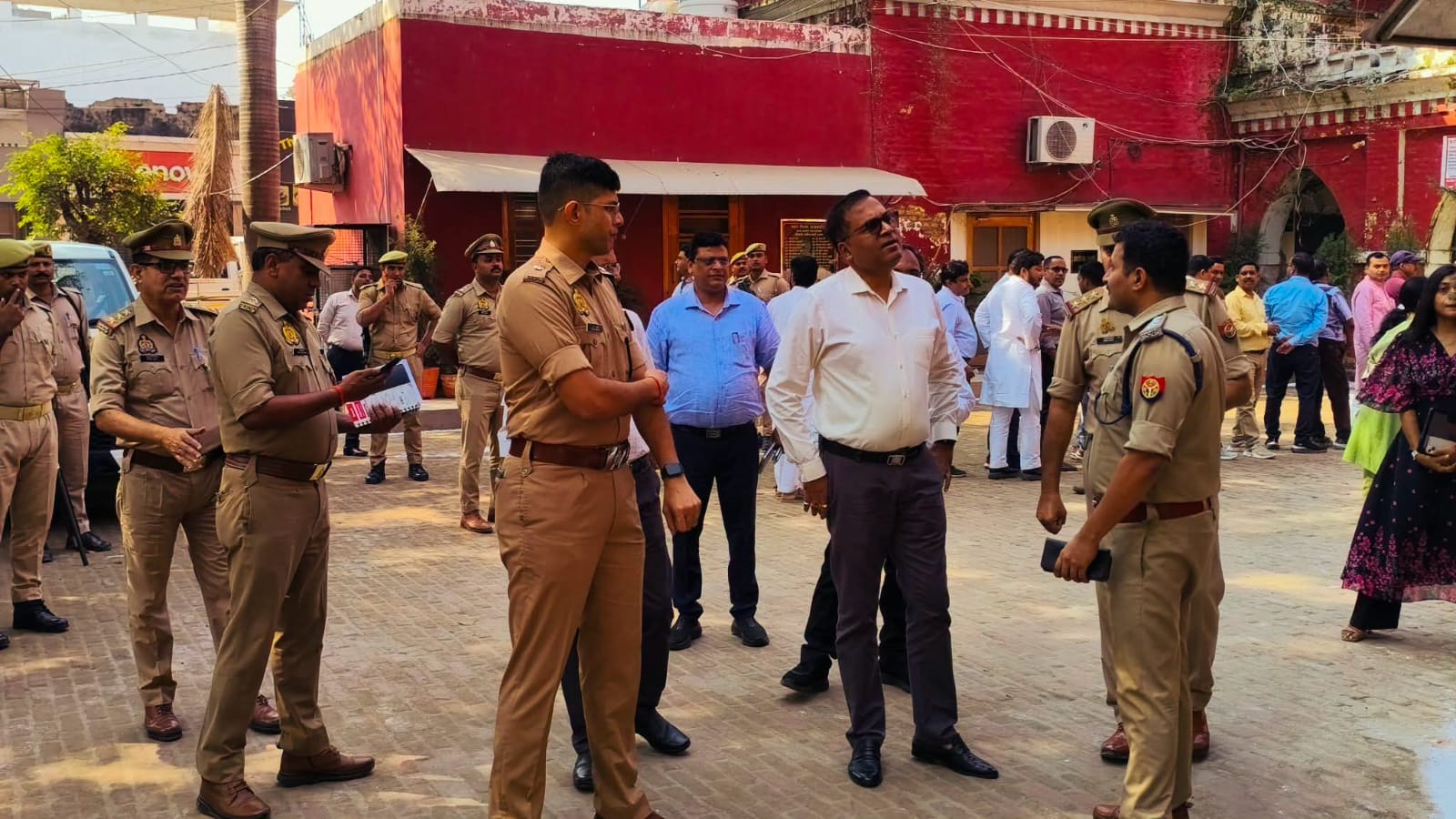 शाहजहांपुर: शिक्षक निर्वाचन में 70.86 प्रतिशत मतदान, 14 केंद्रों पर शांतिपूर्ण हुआ मतदान