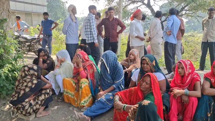 Badaun News : बदायूँ में रिश्तों का कत्ल: पिता ने कुल्हाड़ी से की बेटे की हत्या, गिरफ्तार