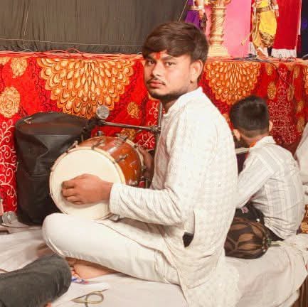 शाहजहांपुर: नाल की थाप से श्रीरामलीला में भक्ति का रंग भरते हैं सनी राठौर